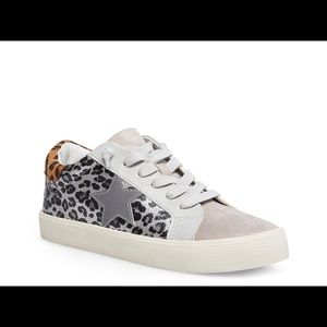 NEW Madden Girl Larrk Slip-On Sneaker 8